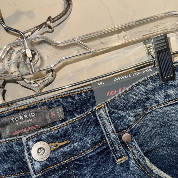 Torrid Blue Distressed Jeans denim high rise straight 18 regular NEW - Picture 3 of 7